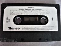 Ο Κένι Μπολ και οι τζαζίστας του "Cheers"