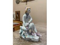 Πορσελάνινο ειδώλιο "Παγοδρόμος" (Polonno ZHK, USSR)