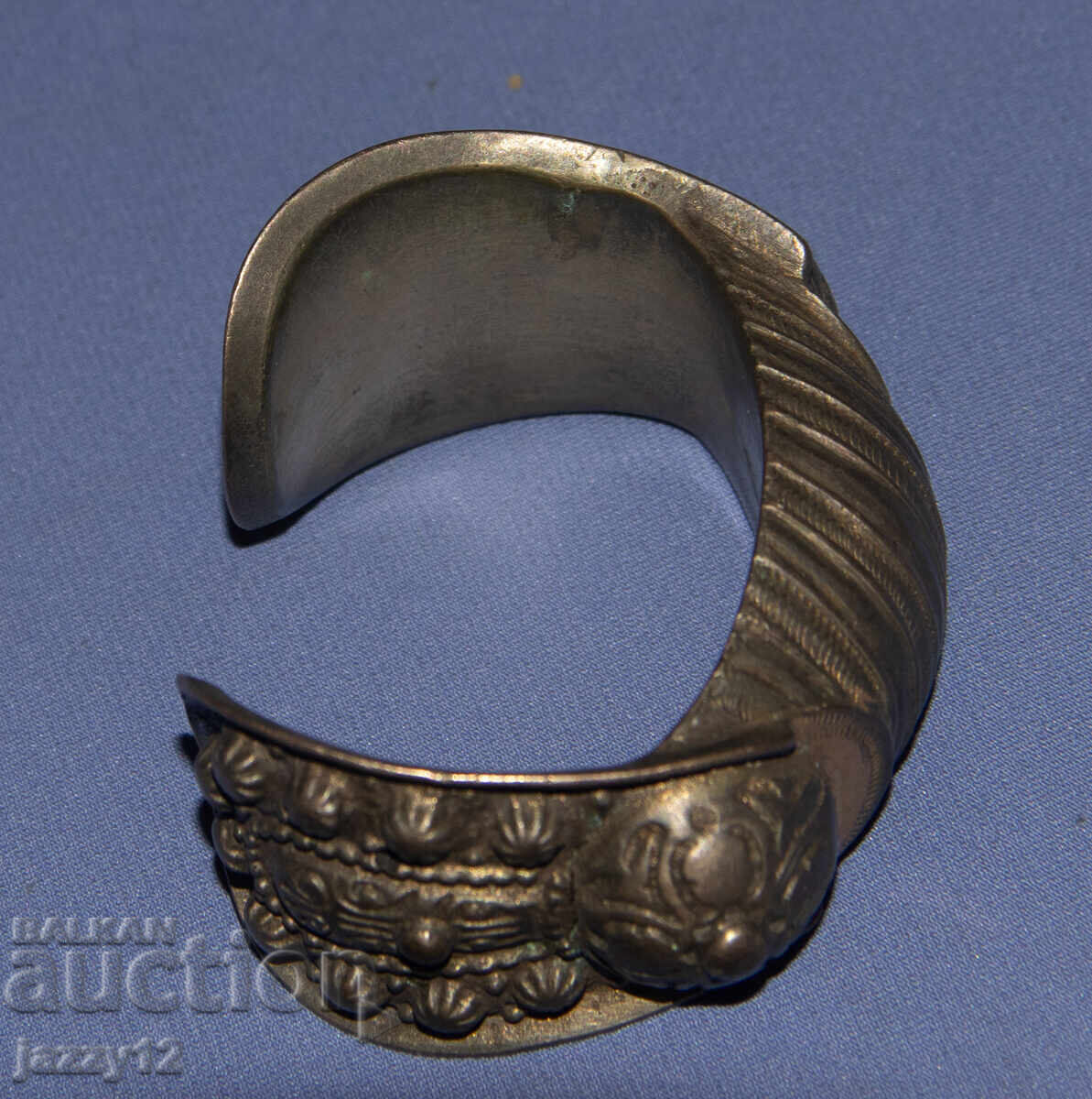 Delivery of Old silver bracelet slingshot Delivery of Old silver bracelet slingshot