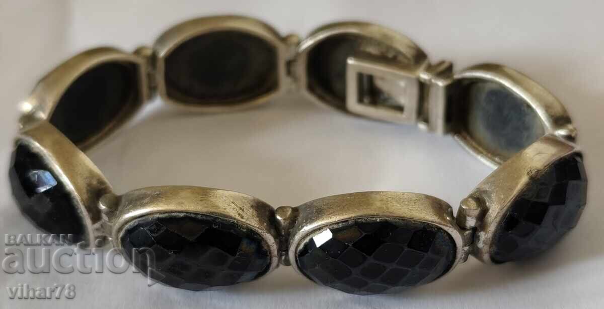 Ασημένιο βραχιόλι με όνυχα Ασημένιο βραχιόλι με όνυχα