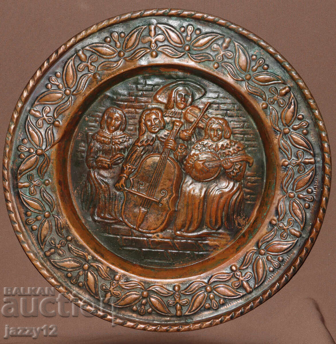 Старо декоративно пано чиния стенна украса Музиканти с цена 180.00 лв. | € 92.03