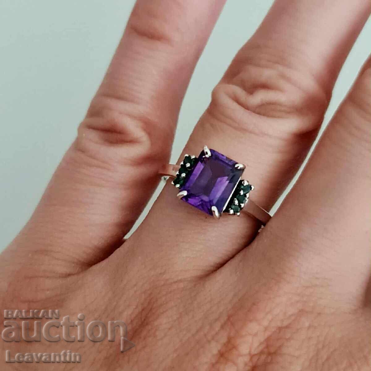 Delivery of Silver ring with Amethyst and Emeralds Delivery of Silver ring with Amethyst and Emeralds