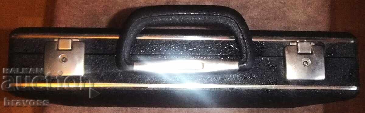 Δημοπρασία Βαλίτσα με 5 τεμάχια δίσκους για νομίσματα Δημοπρασία Βαλίτσα με 5 τεμάχια δίσκους για νομίσματα