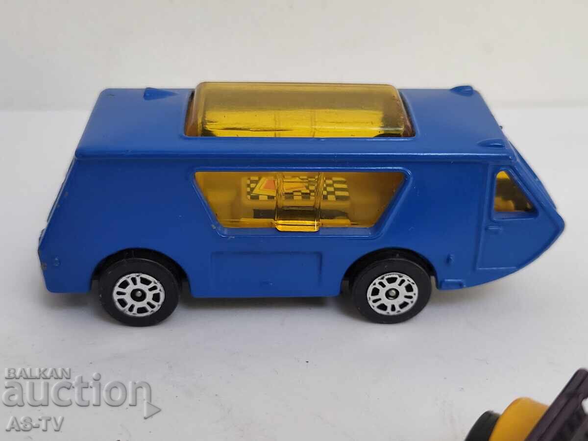 Доставка на Метални колички Доставка на Метални колички