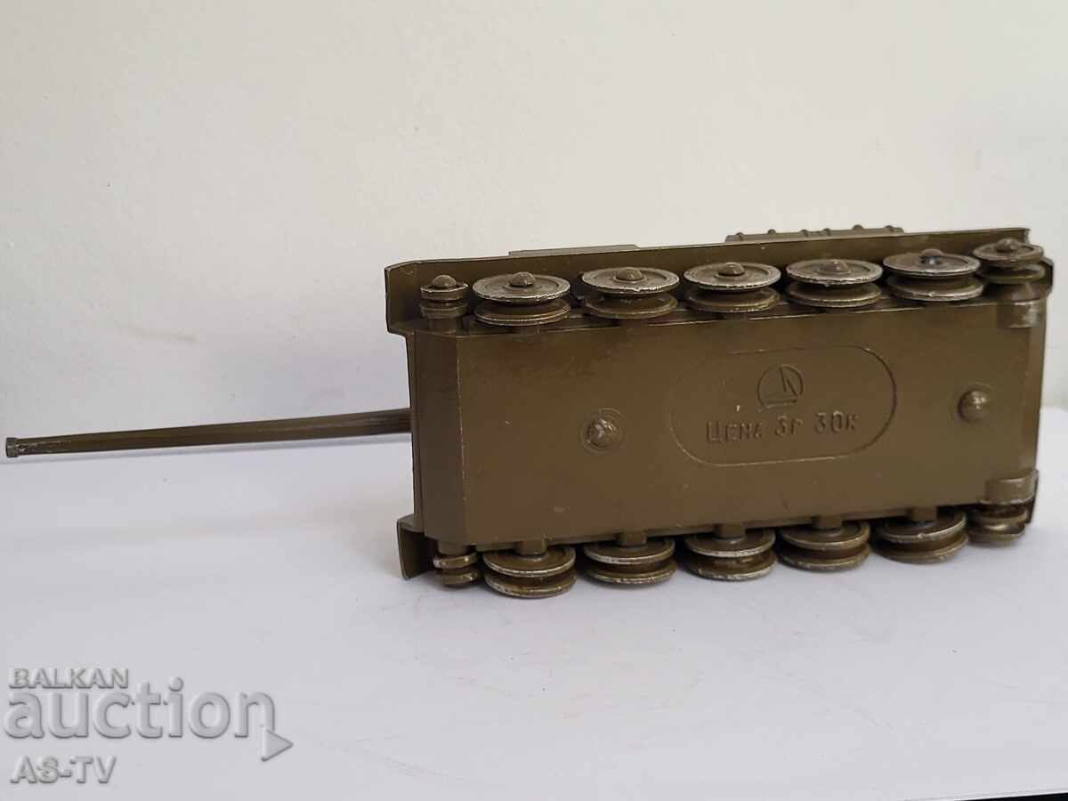 Μεταλλικό τανκ παλιού τύπου - 5