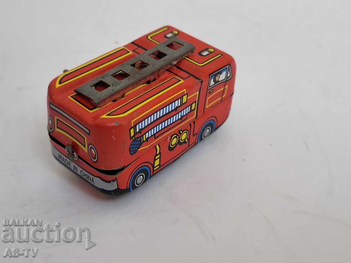 Δημοπρασία Ένα τσίγκινο παιχνίδι