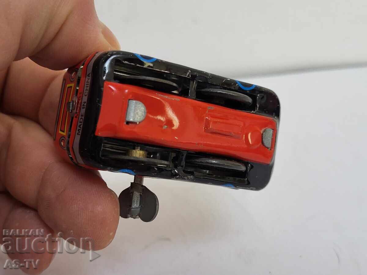 Ένα τσίγκινο παιχνίδι - 5