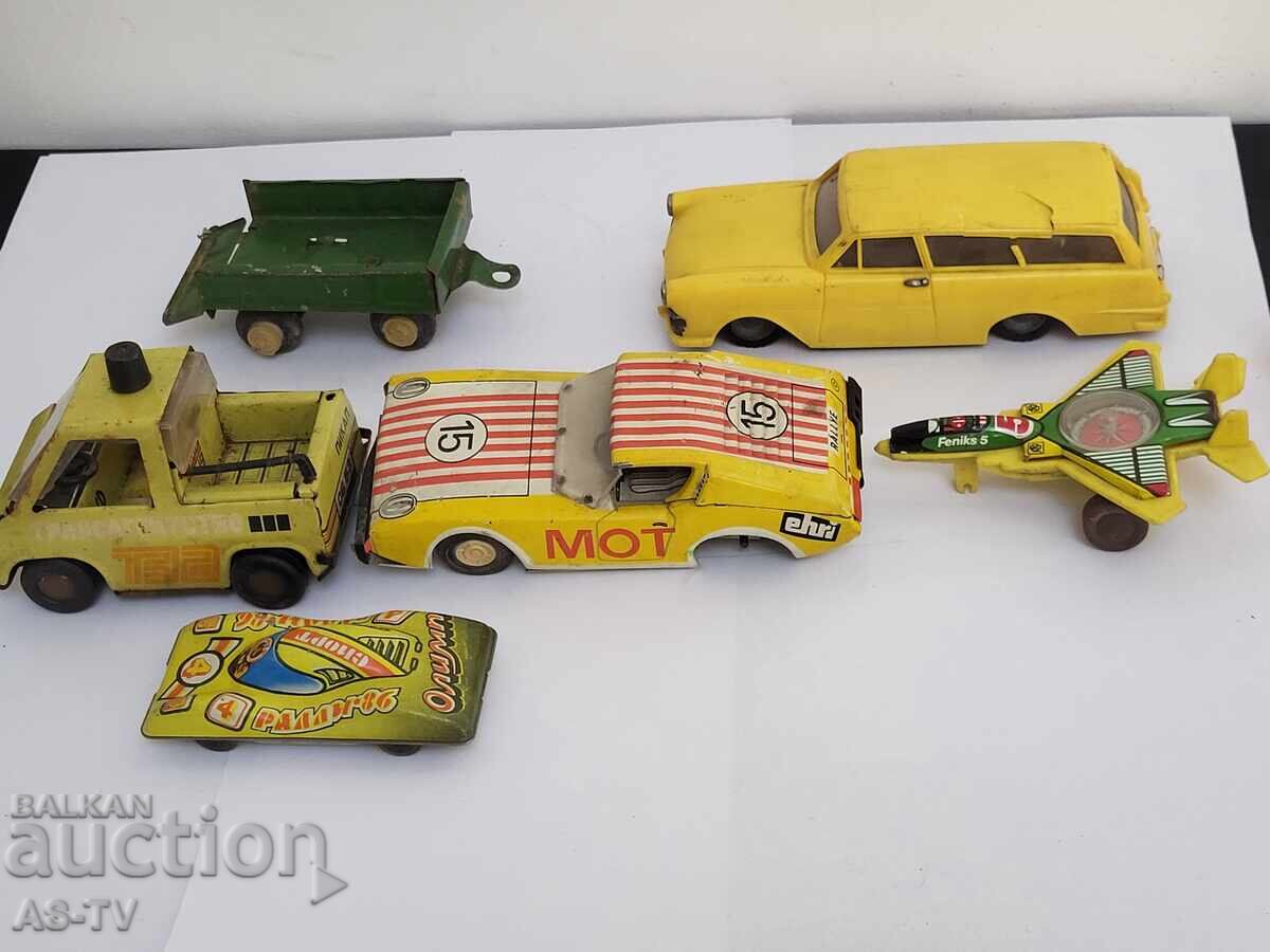 Лот играчки с цена 25.00 лв. | € 12.78