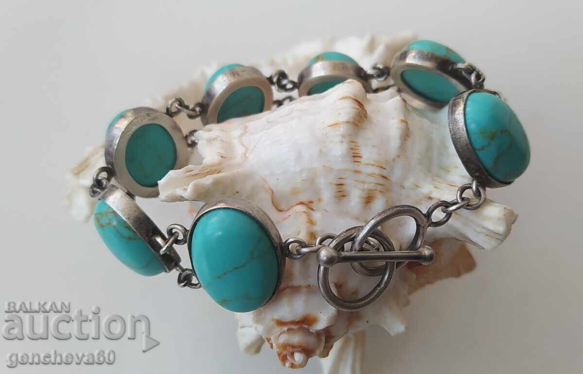 Delivery of Old massive silver bracelet with turquoise
