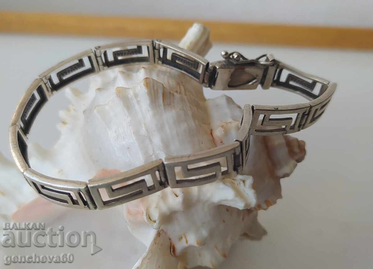 Brățară veche cu motiv de cheie grecească antică