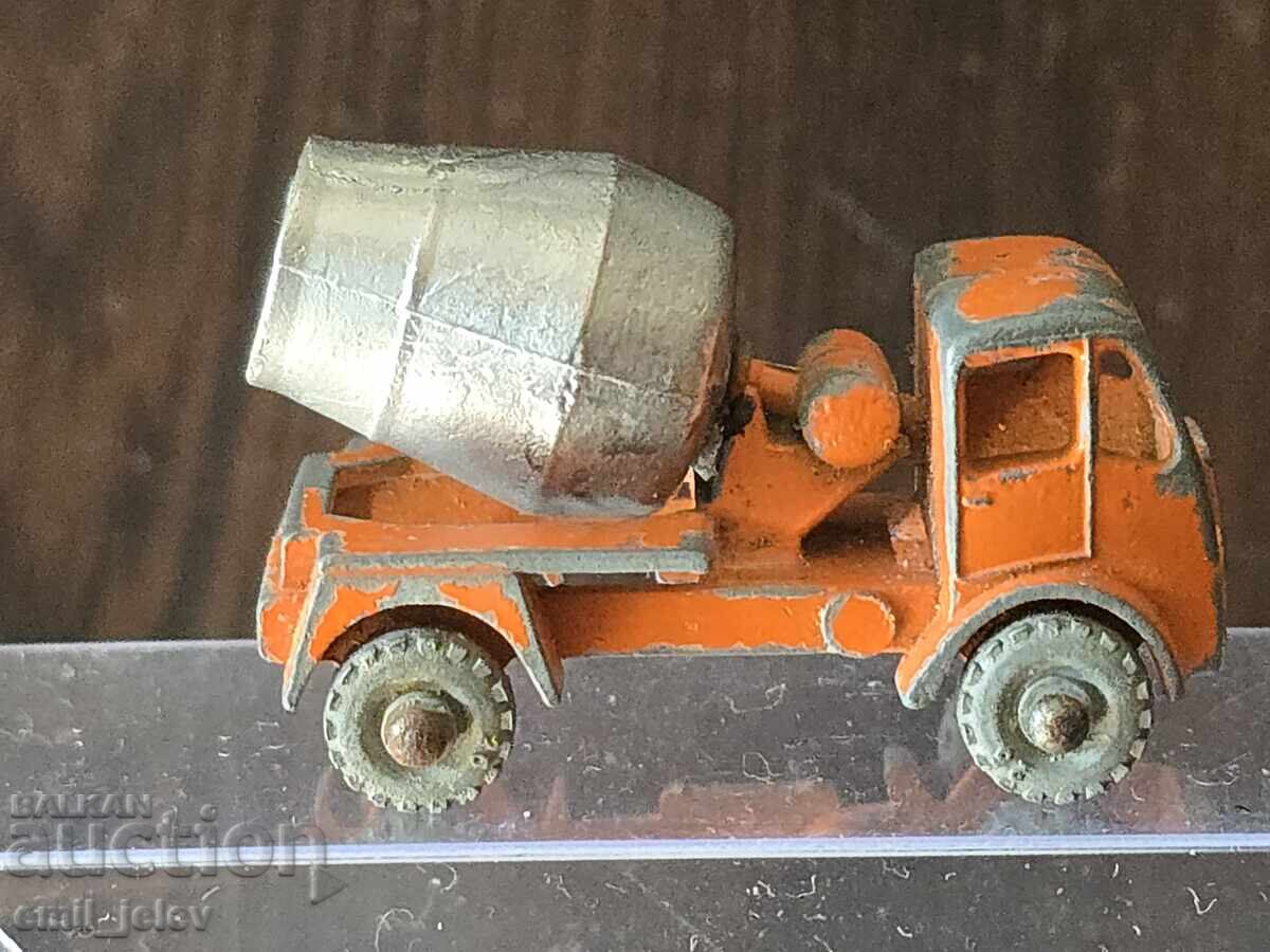 LESNEY Matchbox-26A ERF Cement Mixer 1956-1961 with price 9.99 BGN | € 5.11 LESNEY Matchbox-26A ERF Cement Mixer 1956-1961 with price 9.99 BGN | € 5.11
