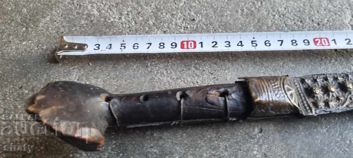 Παλαιό γιαταγάνι με τιμή € 570.00 | 1114.82 BGN