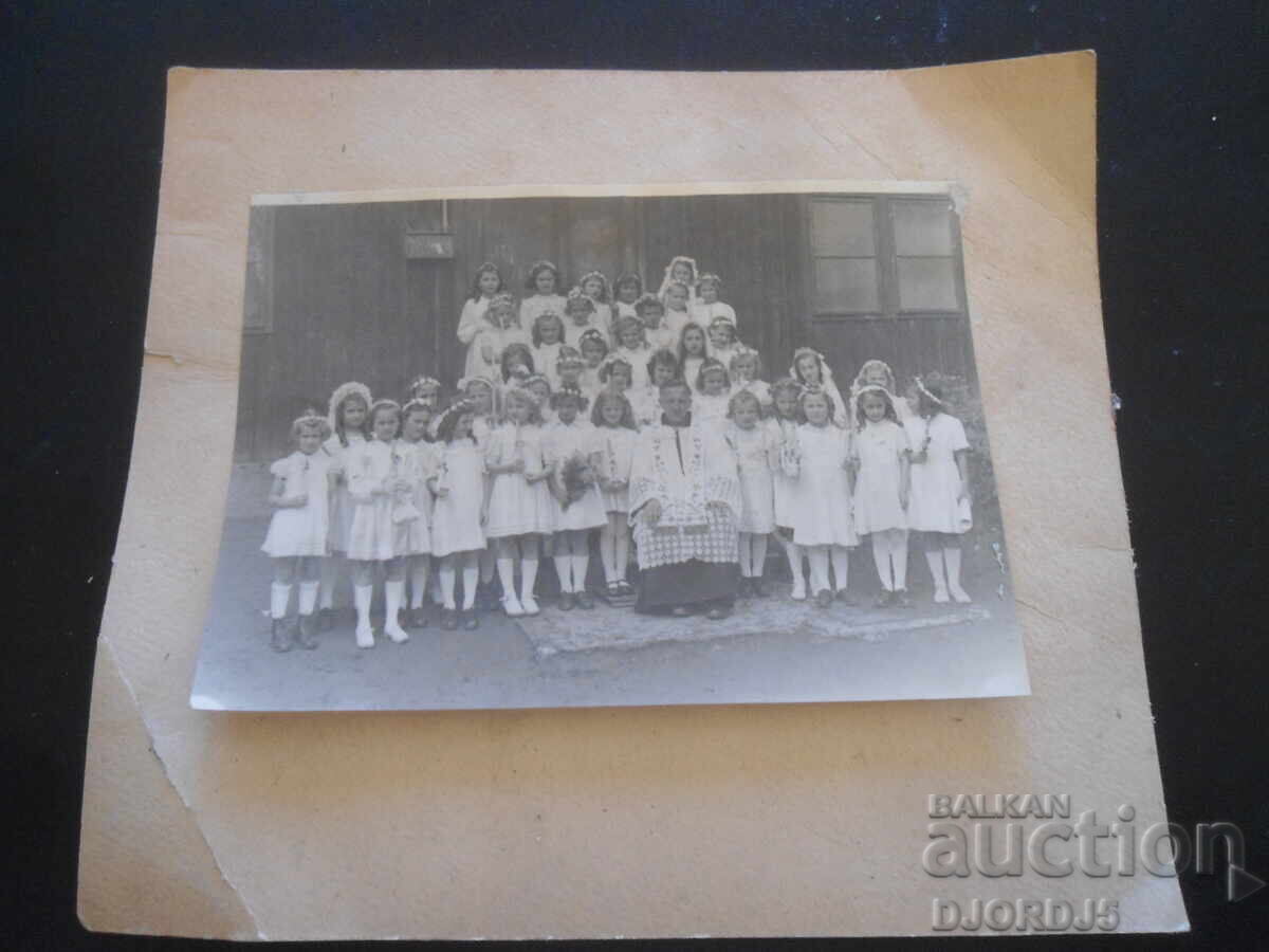 Old photo, cardboard with price 7.00 BGN | € 3.58 Old photo, cardboard with price 7.00 BGN | € 3.58