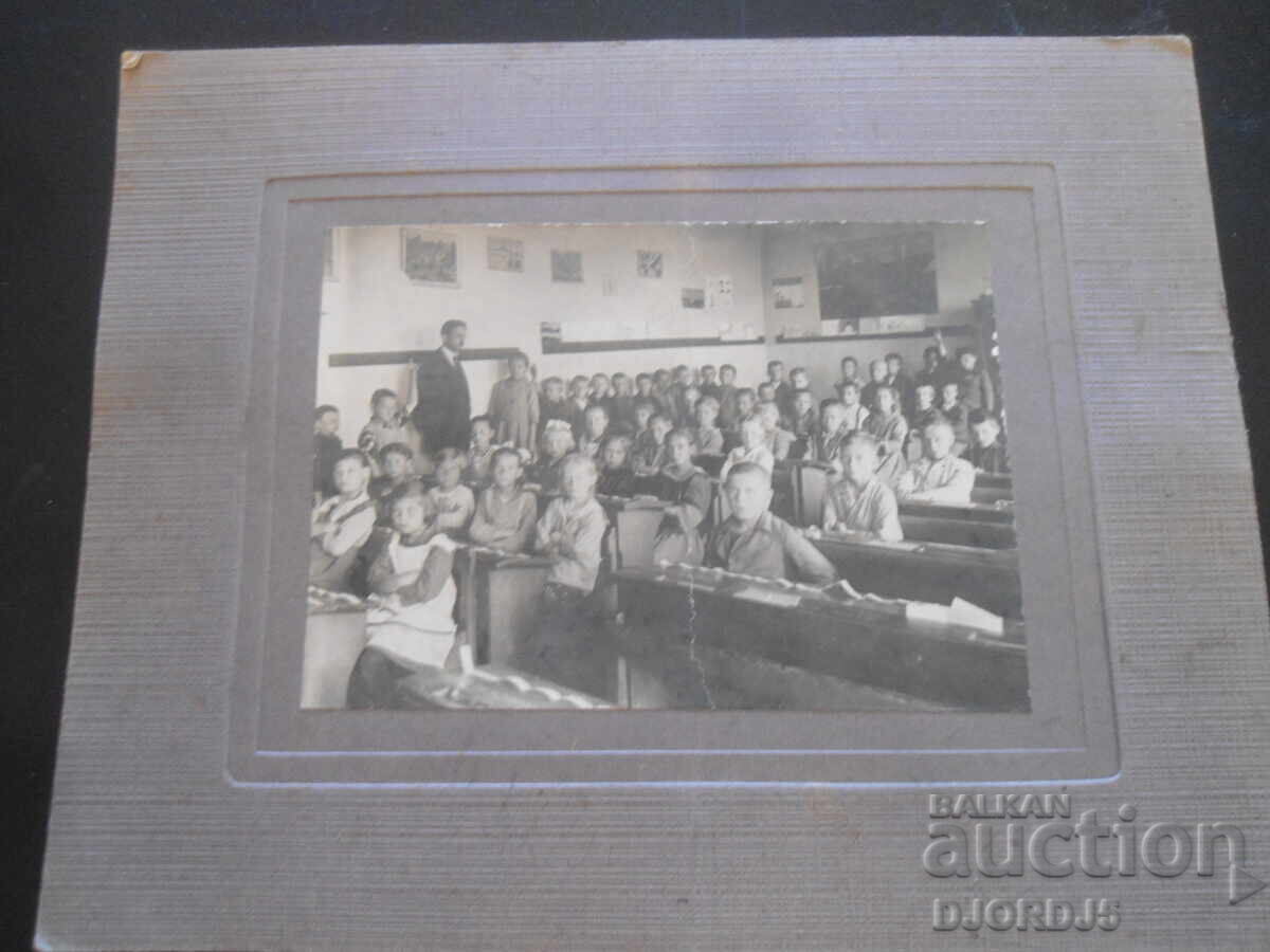 Old photo, cardboard with price 7.00 BGN | € 3.58