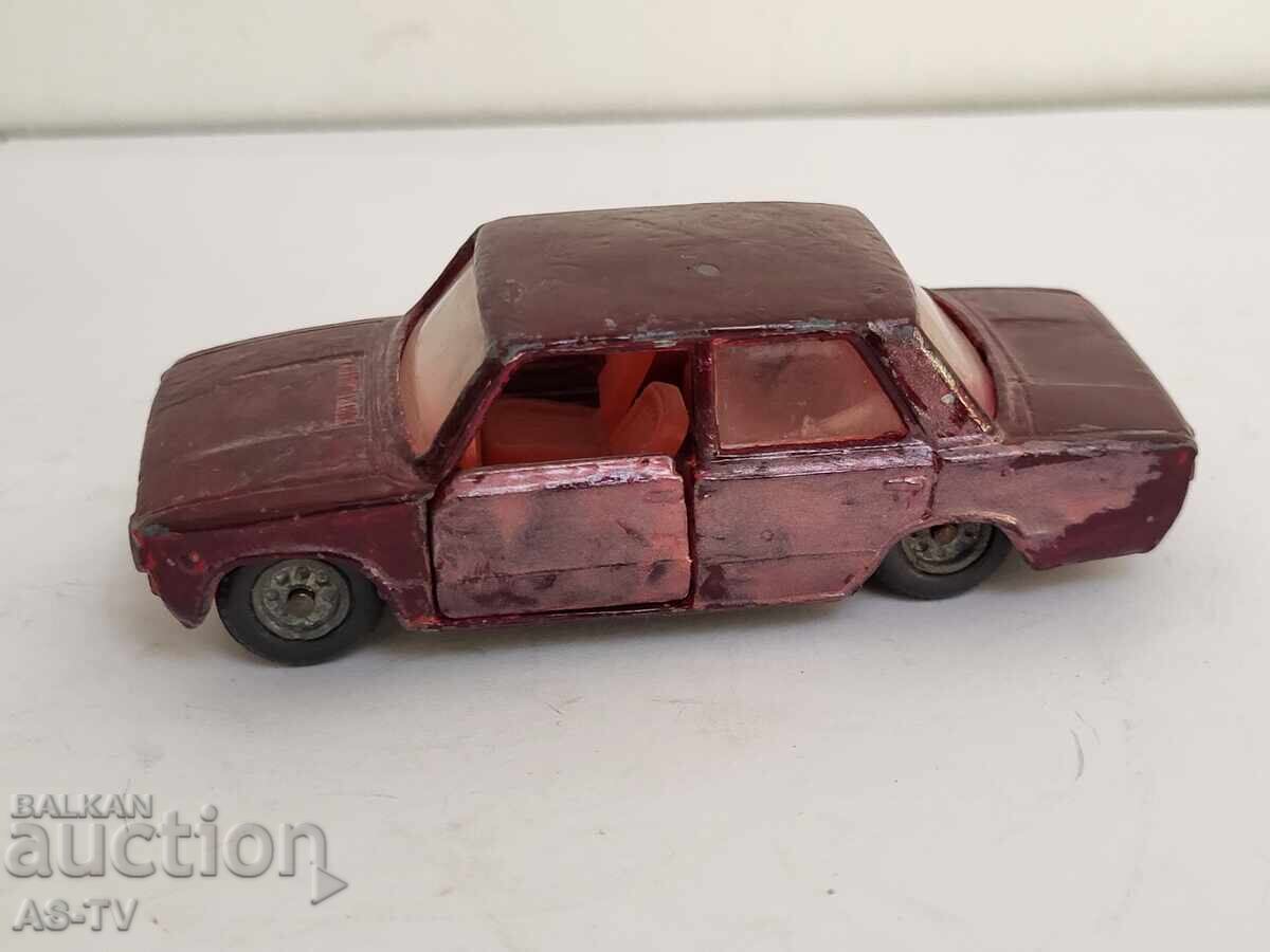 Jucărie metalică veche sovietică jiguli cu preț 60.00 BGN | € 30.68