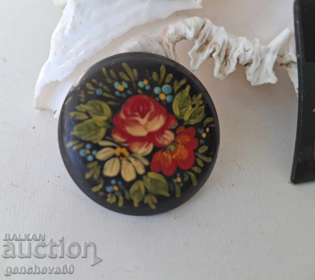 TWO Old Russian metal brooches with enamel, hand-painted with price 40.00 BGN | € 20.45 TWO Old Russian metal brooches with enamel, hand-painted with price 40.00 BGN | € 20.45