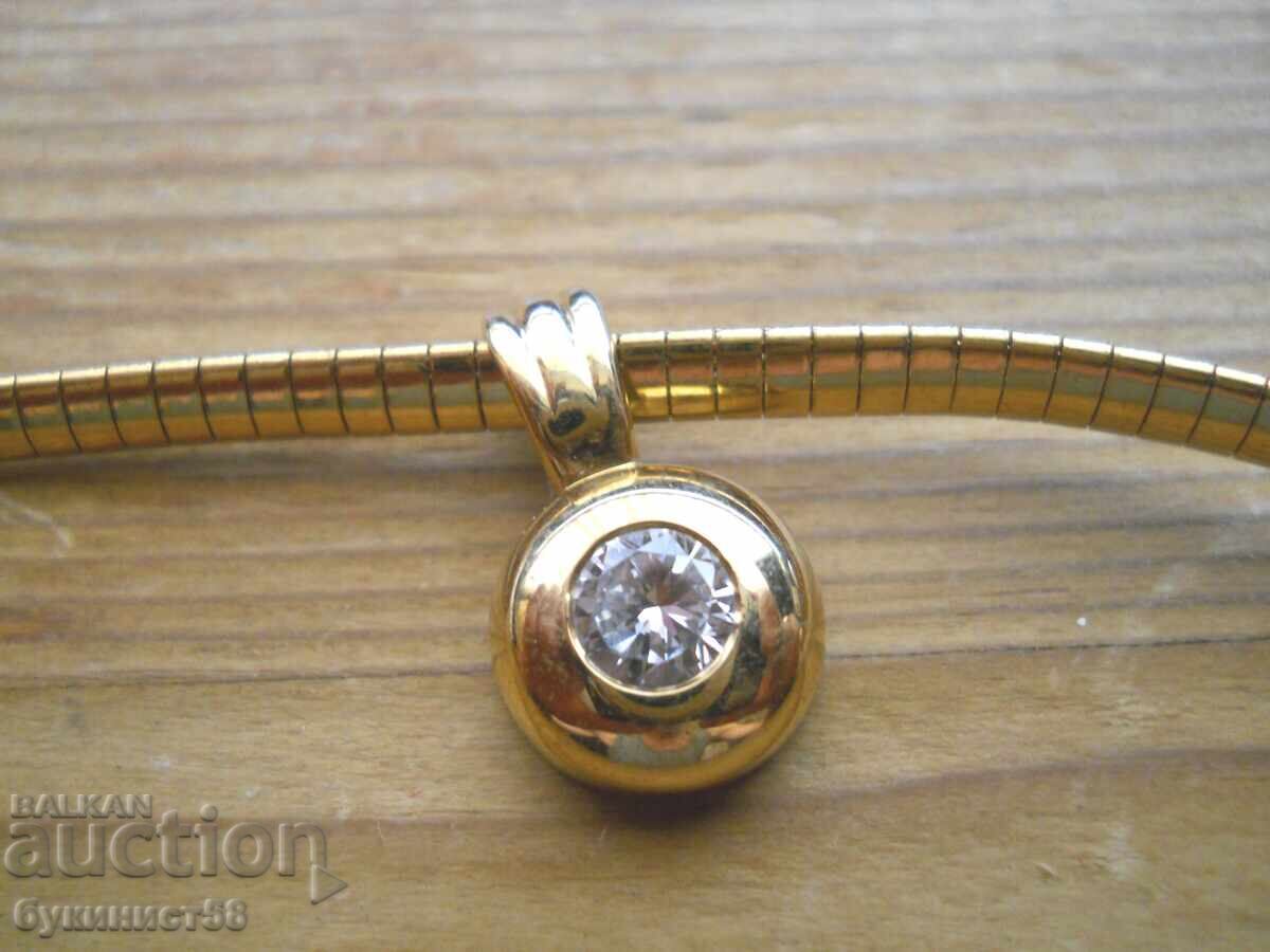 Lant placat cu aur cu medalion cu preț 8.00 BGN | € 4.09 Lant placat cu aur cu medalion cu preț 8.00 BGN | € 4.09