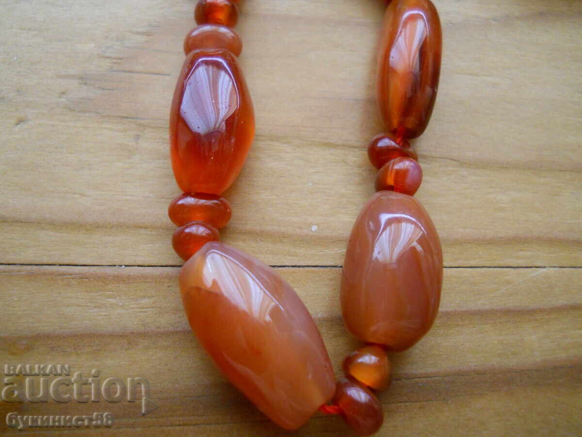 Δημοπρασία Κολιέ από ημιπολύτιμους λίθους (καρνεόλιο) Δημοπρασία Κολιέ από ημιπολύτιμους λίθους (καρνεόλιο)