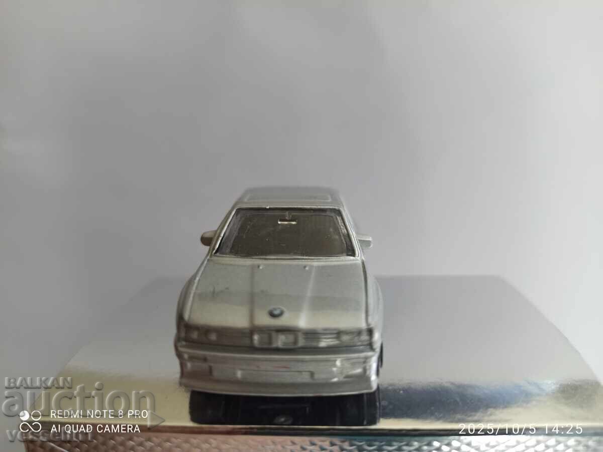 Mașinuță veche de jucărie BMW E30 M-power 1/64 jucărie rară cu preț 26.00 BGN | € 13.29
