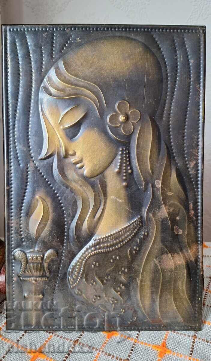 Медно пано "Момиче със свещ"