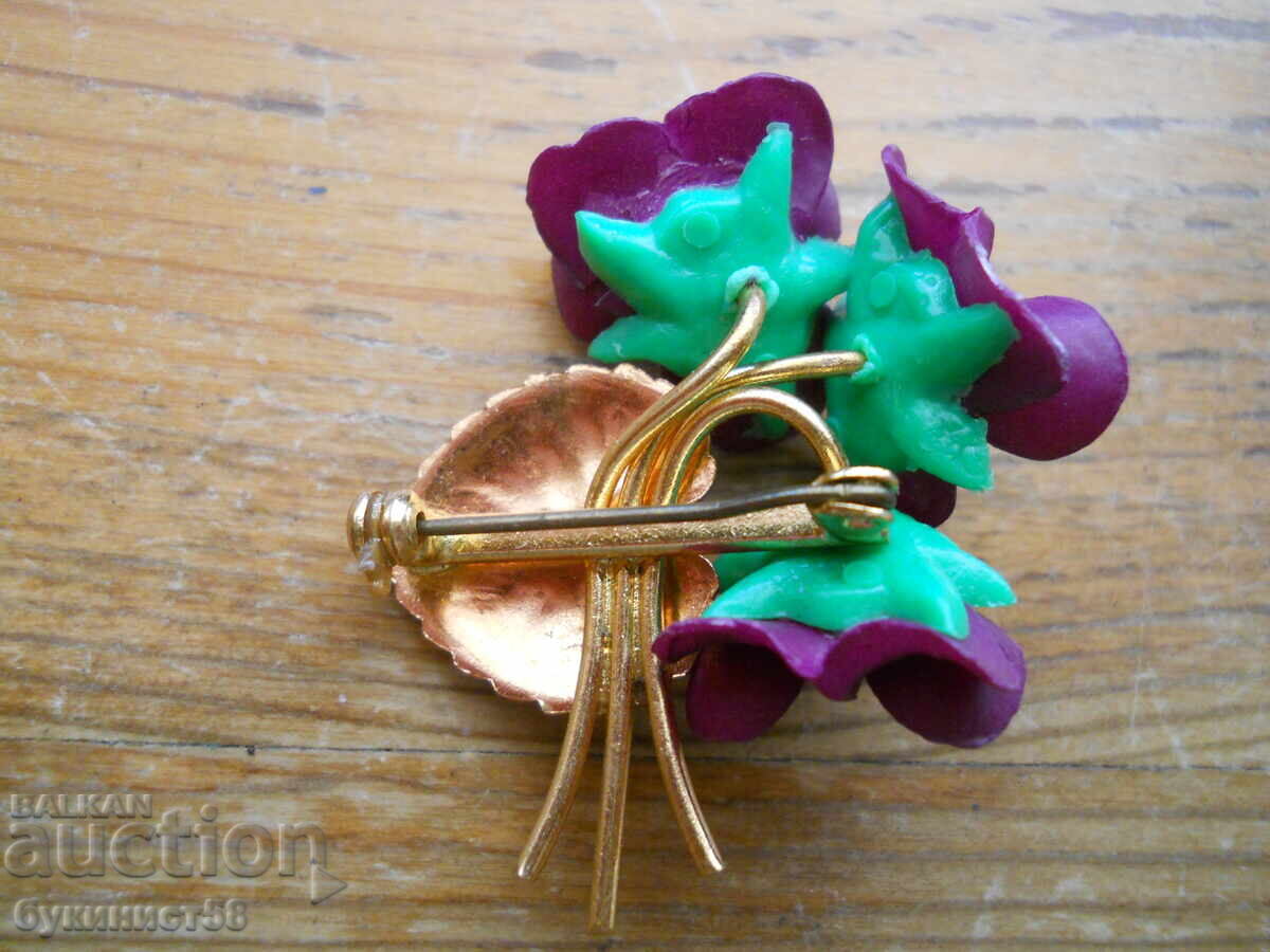 Παλιά καρφίτσα με τιμή 3.00 BGN | € 1.53 Παλιά καρφίτσα με τιμή 3.00 BGN | € 1.53