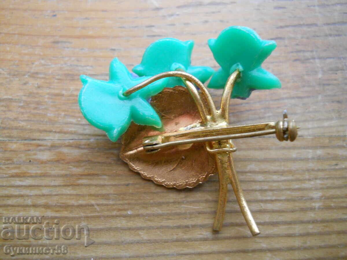 Παλιά καρφίτσα με τιμή 3.00 BGN | € 1.53 Παλιά καρφίτσα με τιμή 3.00 BGN | € 1.53