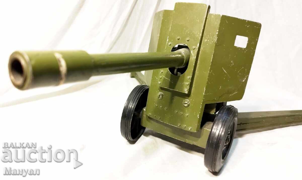 Jucărie metalică, tun, D44, Al Doilea Război Mondial, Rusia, funcțională cu preț 220.00 BGN | € 112.48 Jucărie metalică, tun, D44, Al Doilea Război Mondial, Rusia, funcțională cu preț 220.00 BGN | € 112.48