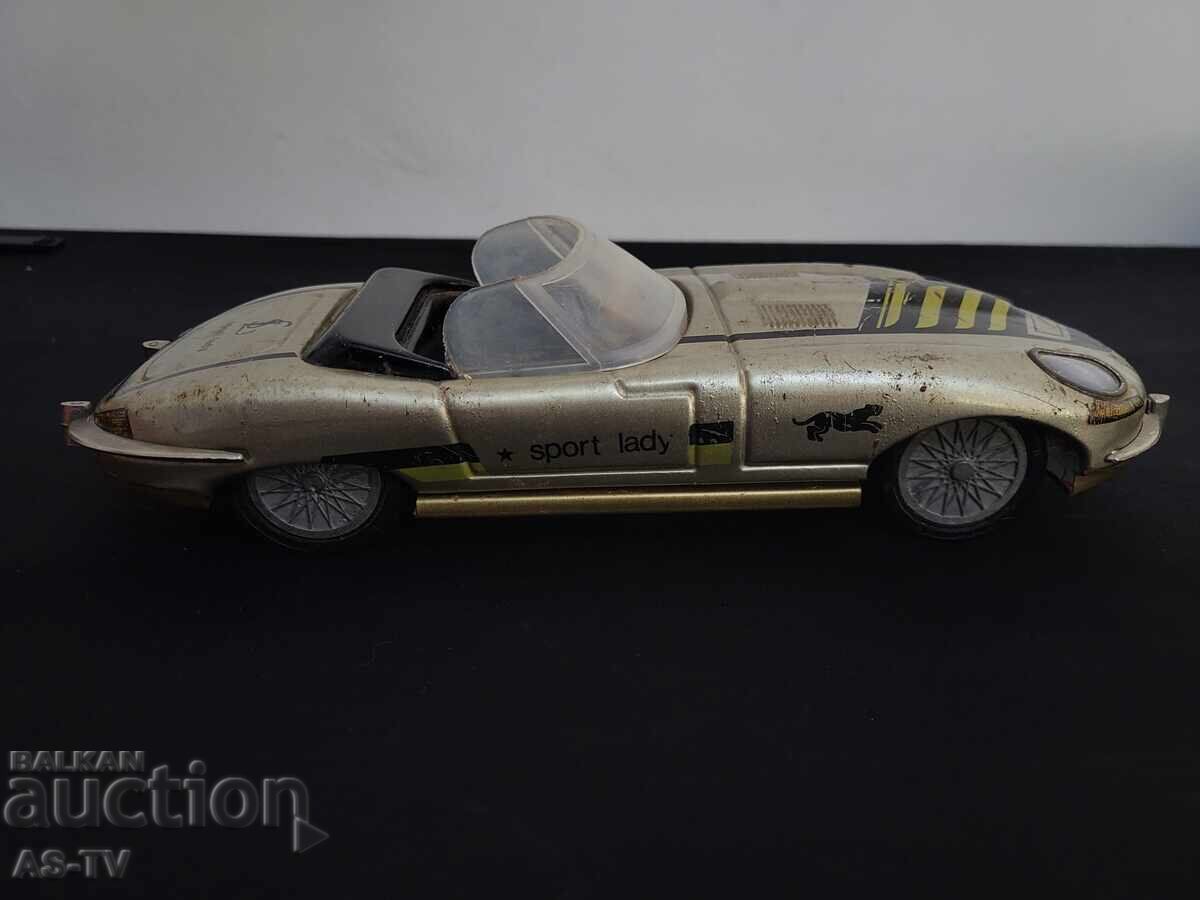 Аукцион Ламаринена количка Jaguar Аукцион Ламаринена количка Jaguar