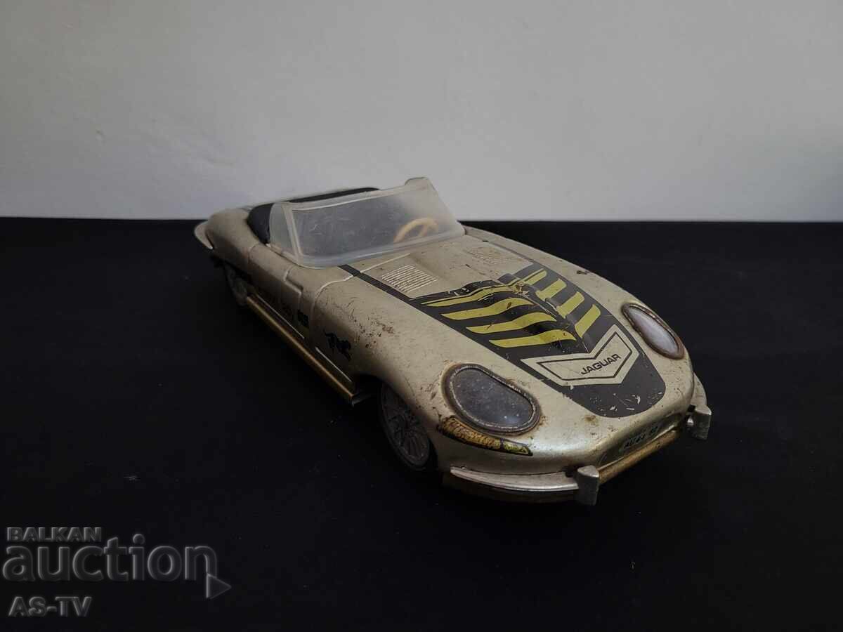 Ламаринена количка Jaguar Ламаринена количка Jaguar