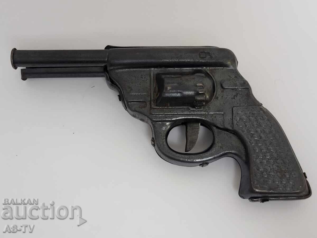 Ένα παλιό τσίγκινο παιχνίδι με τιμή 40.00 BGN | € 20.45