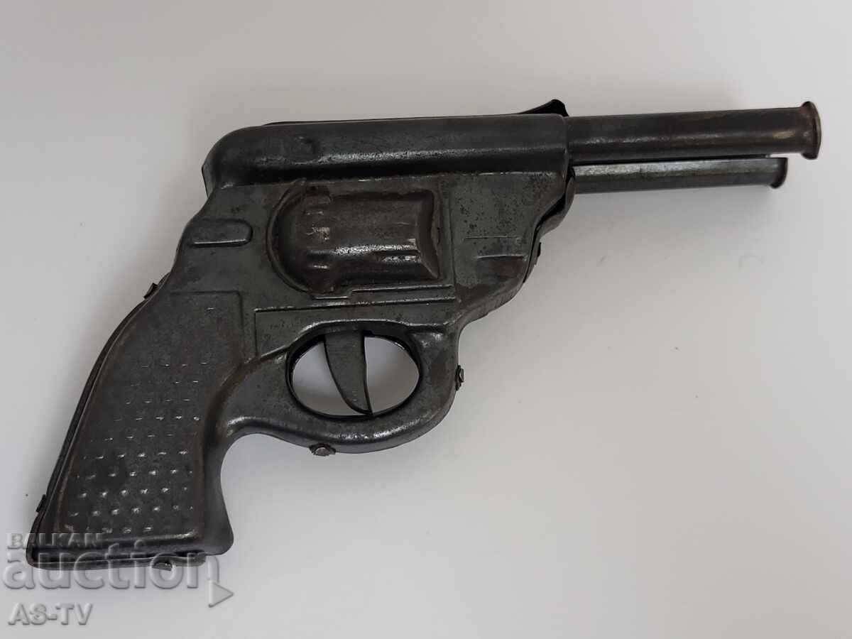 Παράδοση Ένα παλιό τσίγκινο παιχνίδι