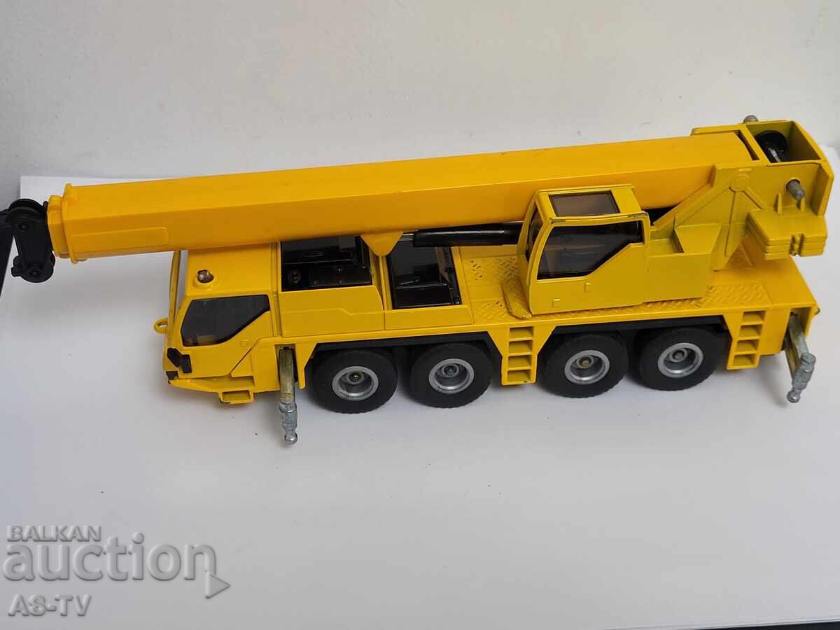 Jucărie Syku cu preț 40.00 BGN | € 20.45 Jucărie Syku cu preț 40.00 BGN | € 20.45