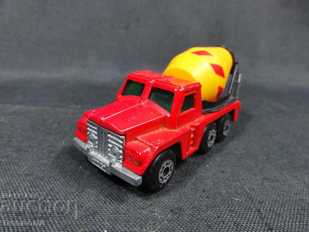 OLD RETRO METAL MATCHBOX ENGLAND CEMENT TRUCK