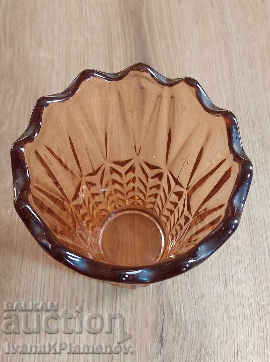 Delivery of Retro glass vase for connoisseurs