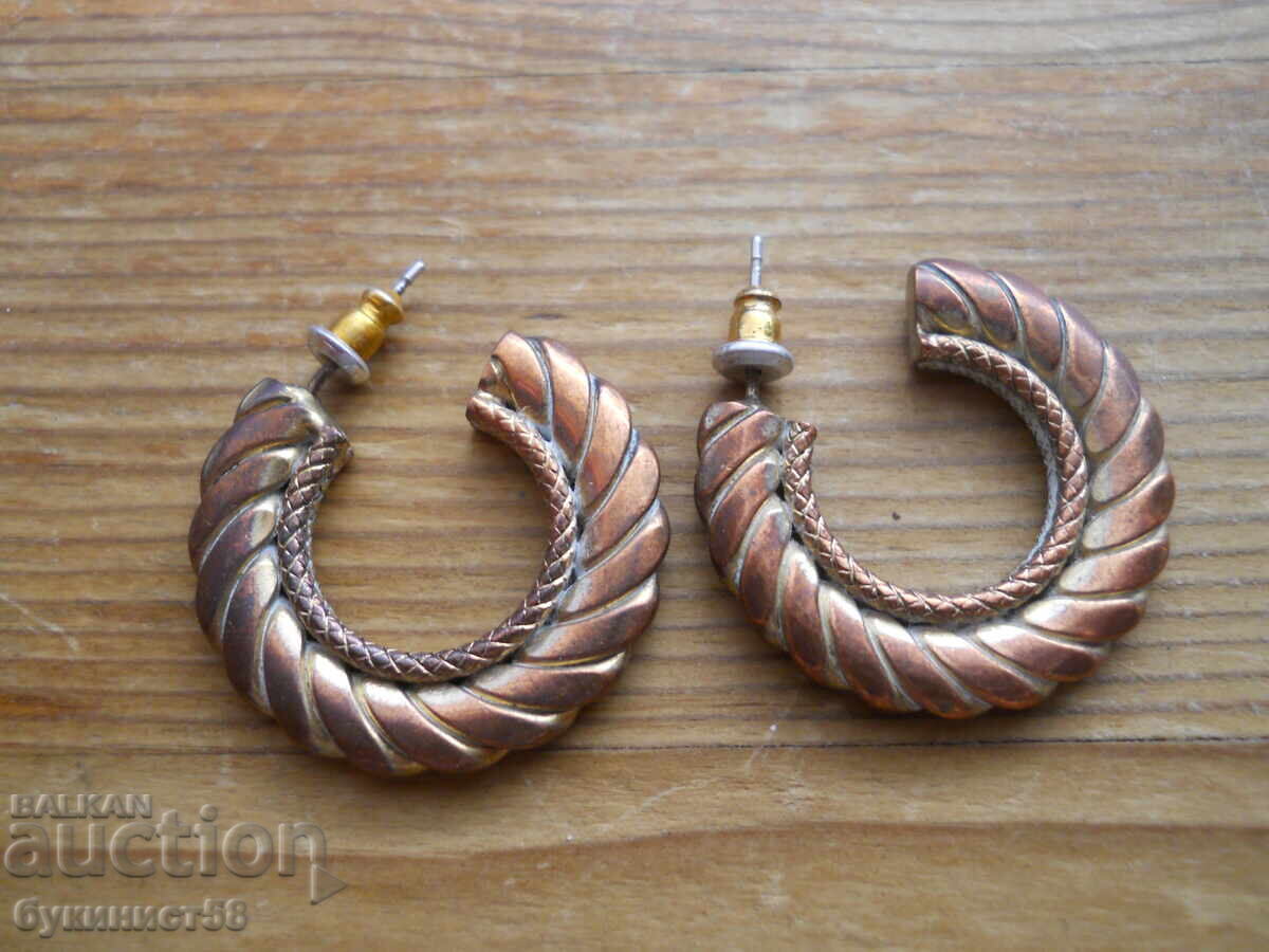 Παλιά σκουλαρίκια Παλιά σκουλαρίκια