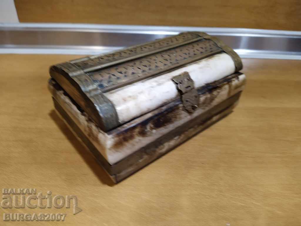 Delivery of Large bone box - 1 Delivery of Large bone box - 1