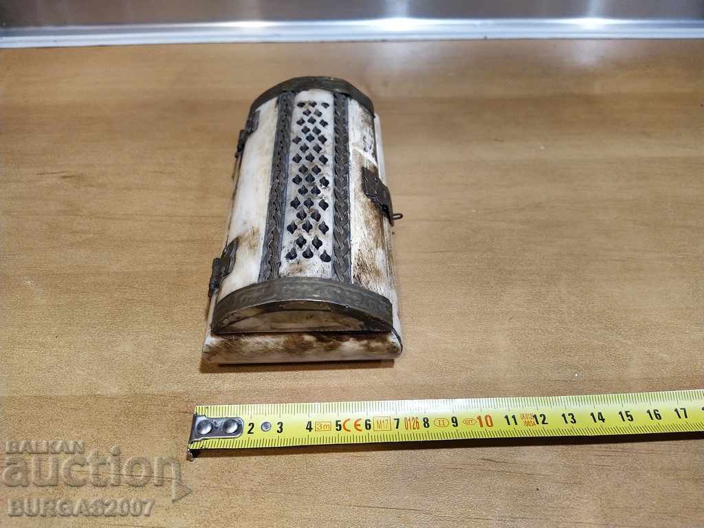 Large Bone Box - 2 with price 45.00 BGN | € 23.01 Large Bone Box - 2 with price 45.00 BGN | € 23.01