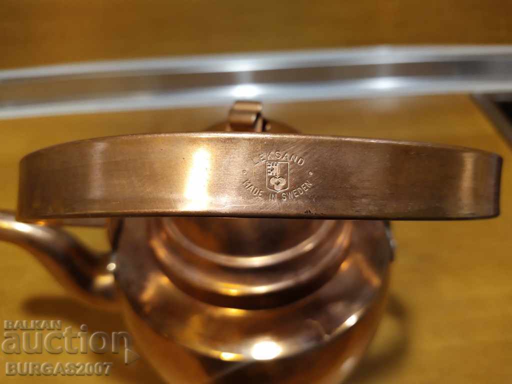 Auction Old metal kettle, "Leksand, made in Sweden" Auction Old metal kettle, "Leksand, made in Sweden"