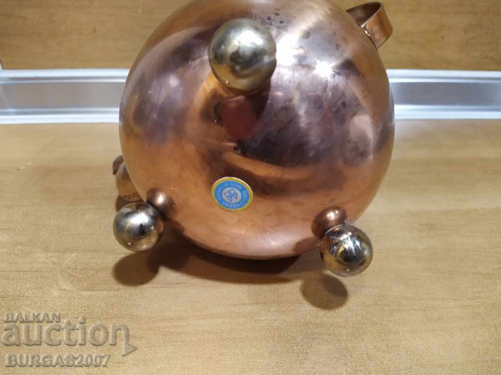 Delivery of Old metal kettle, "Leksand, made in Sweden" Delivery of Old metal kettle, "Leksand, made in Sweden"