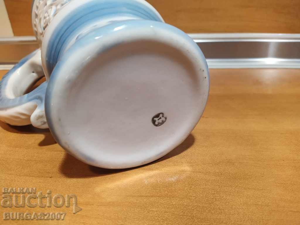 Delivery of Old porcelain mug Leningrad, USSR, 1 liter Delivery of Old porcelain mug Leningrad, USSR, 1 liter