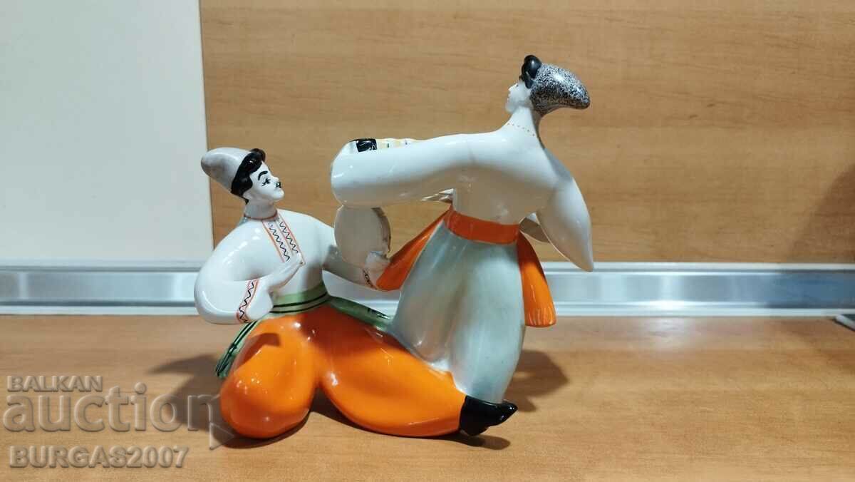 Veche figură de porțelan, „Dance”, fabrica Polonsky cu preț € 80.00 | 156.47 BGN