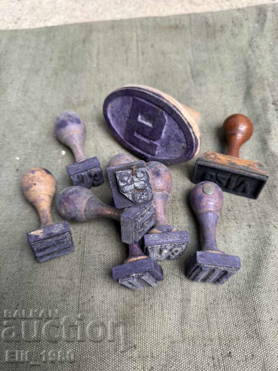 Sigilii militare într-un lot