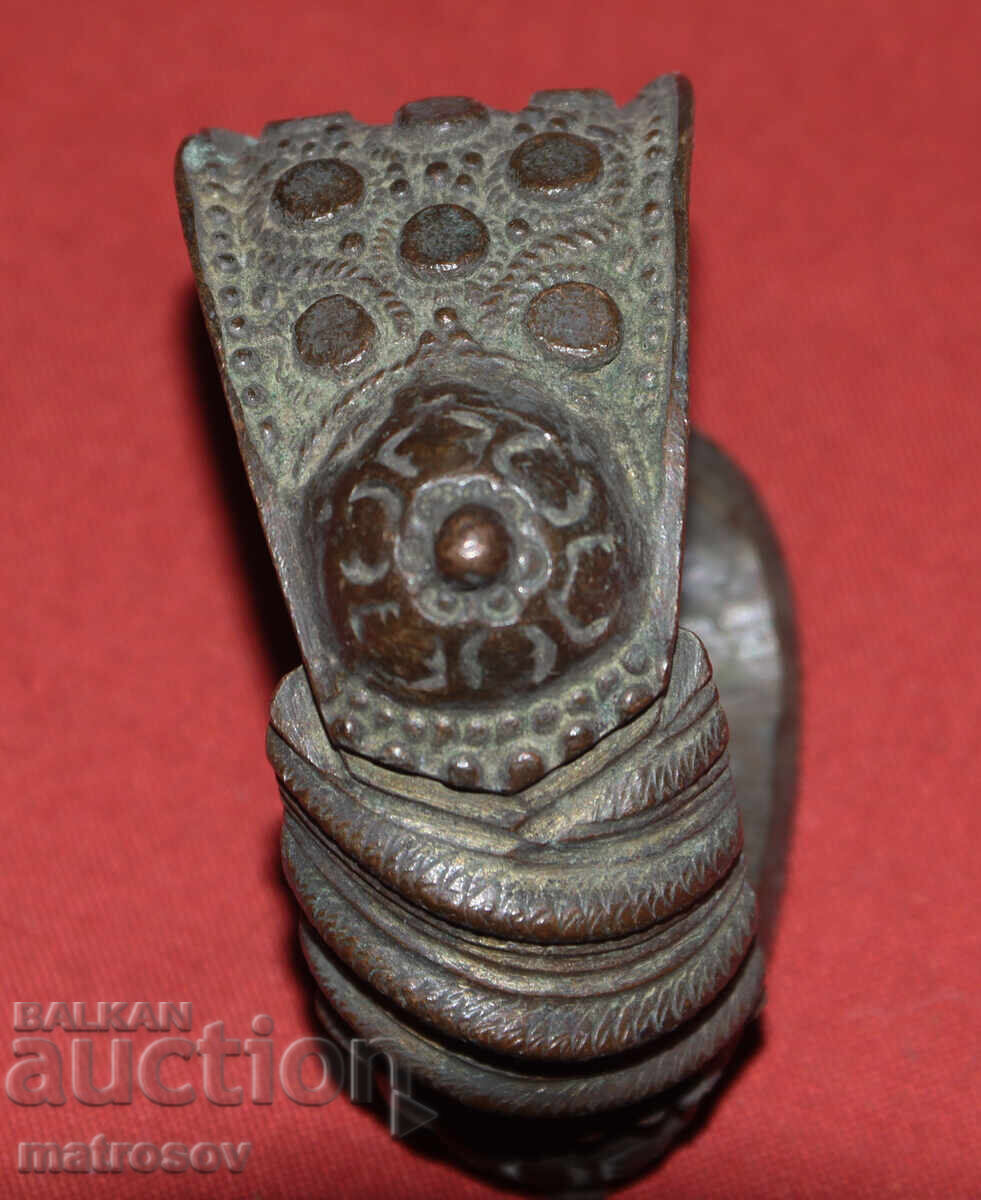 Old traditional bronze bracelet jewelry slingshot - 6