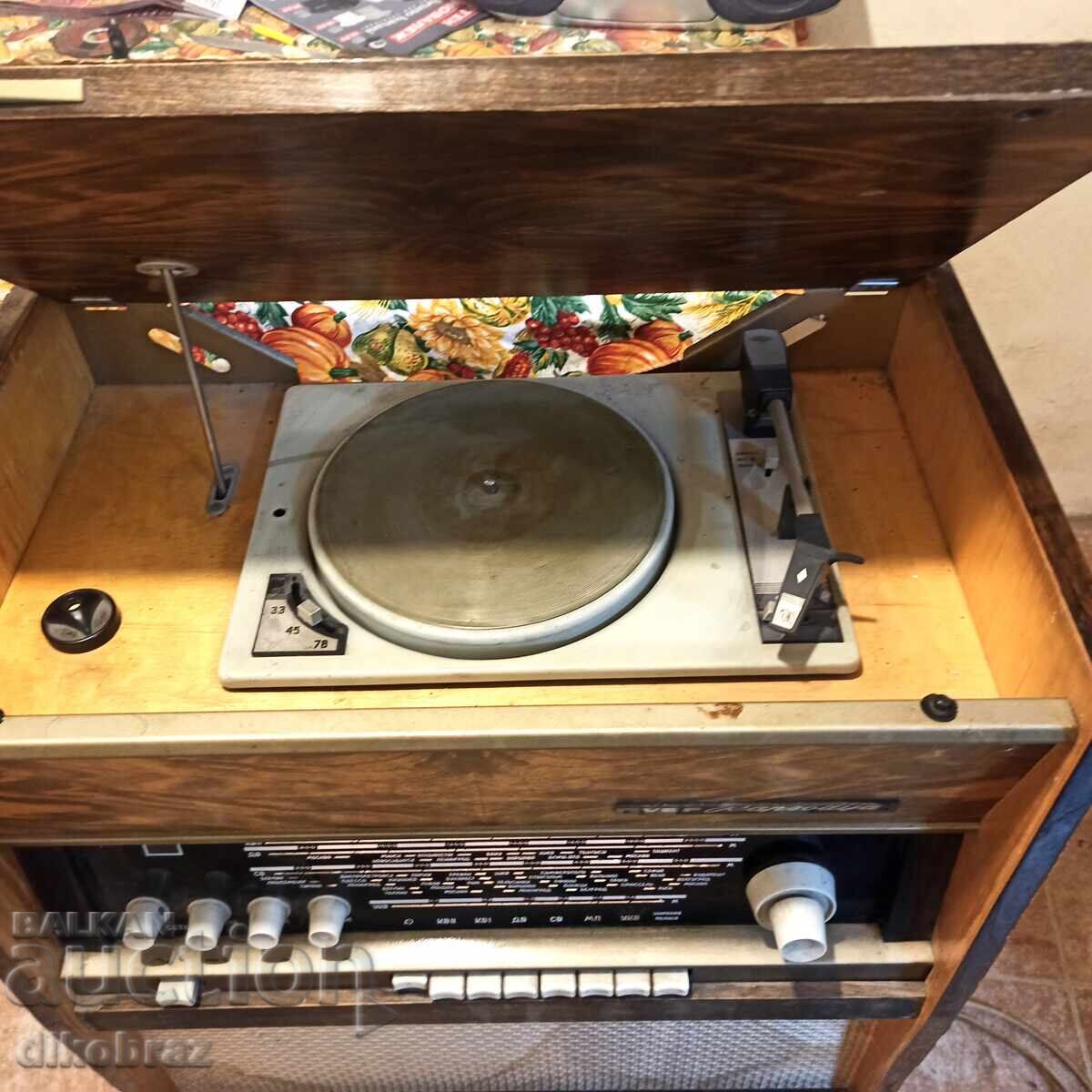 Livrarea VEF Rapsodija radiogramofon Lămpi - Anii '70 ai secolului XX