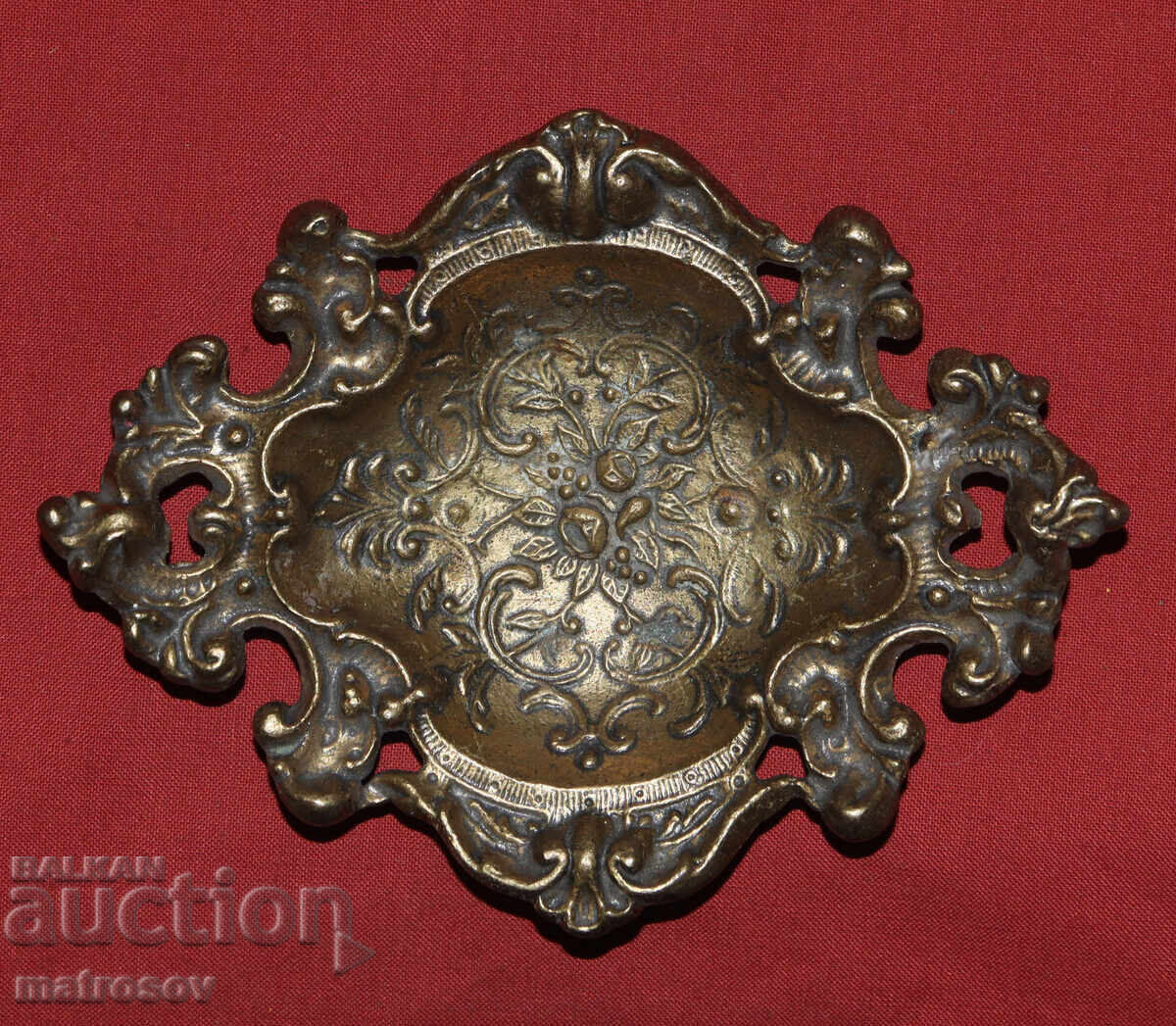 Handmade brass ashtray with price 120.00 BGN | € 61.36