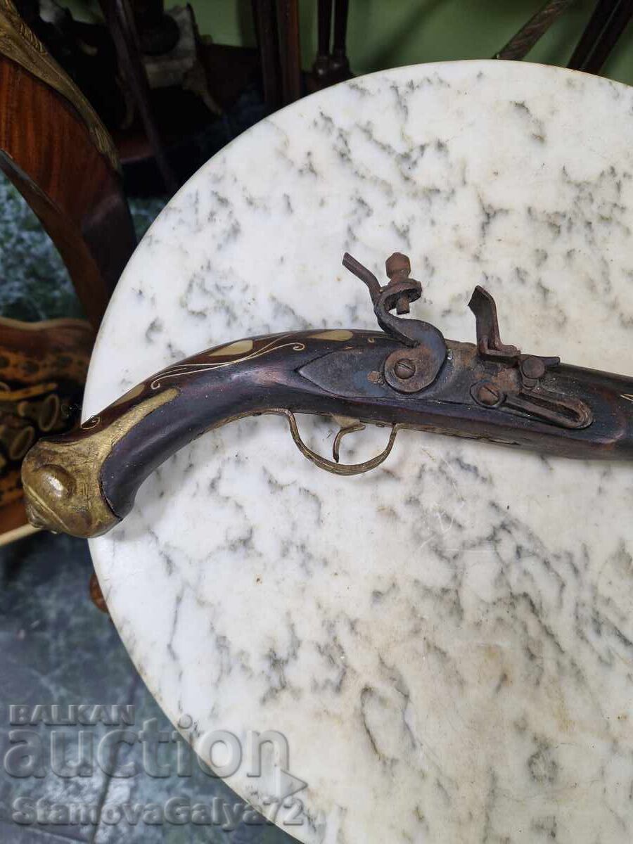 Licitație Frumos pistol antic cu cremene - Replică Licitație Frumos pistol antic cu cremene - Replică