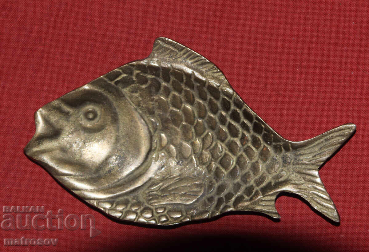 Licitație Rychno izraboten mesingov pepelnik riba Licitație Rychno izraboten mesingov pepelnik riba