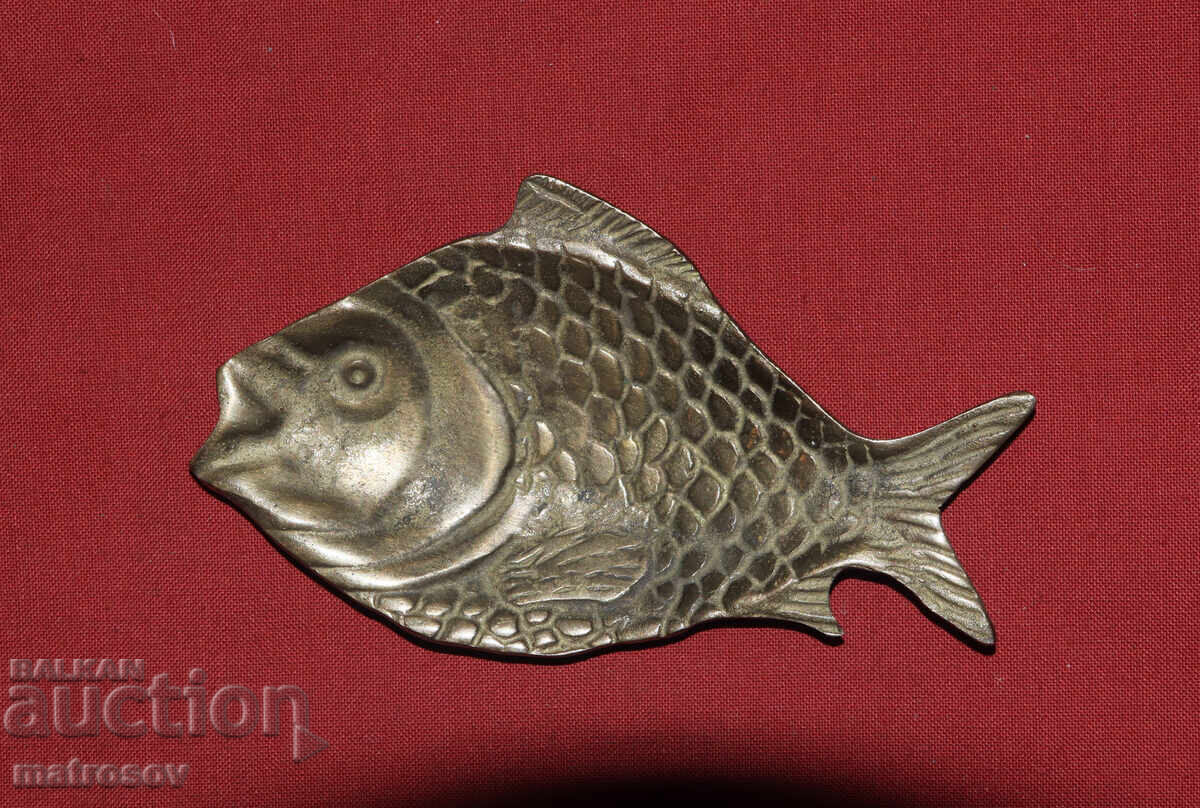 Livrarea Rychno izraboten mesingov pepelnik riba Livrarea Rychno izraboten mesingov pepelnik riba