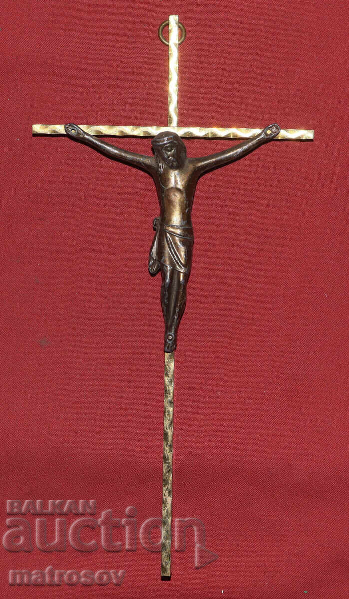 Δημοπρασία Αυθεντικός επιτοίχιος σταυρός από χαλκό και ορείχαλκο, εσταυρωμένος