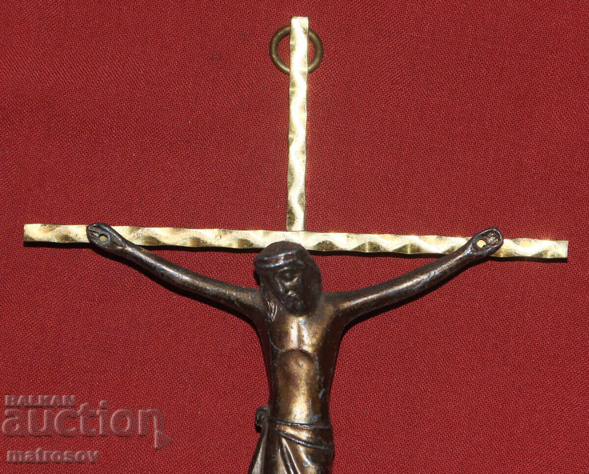 Παράδοση Αυθεντικός επιτοίχιος σταυρός από χαλκό και ορείχαλκο, εσταυρωμένος